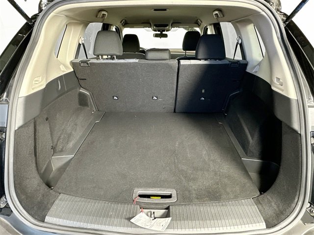 Used 2023 Nissan Rogue SV image 28