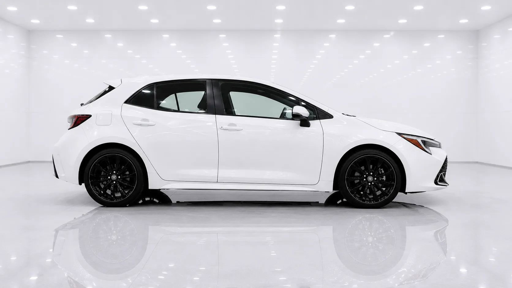 Used 2024 Toyota Corolla XSE FWD image 6