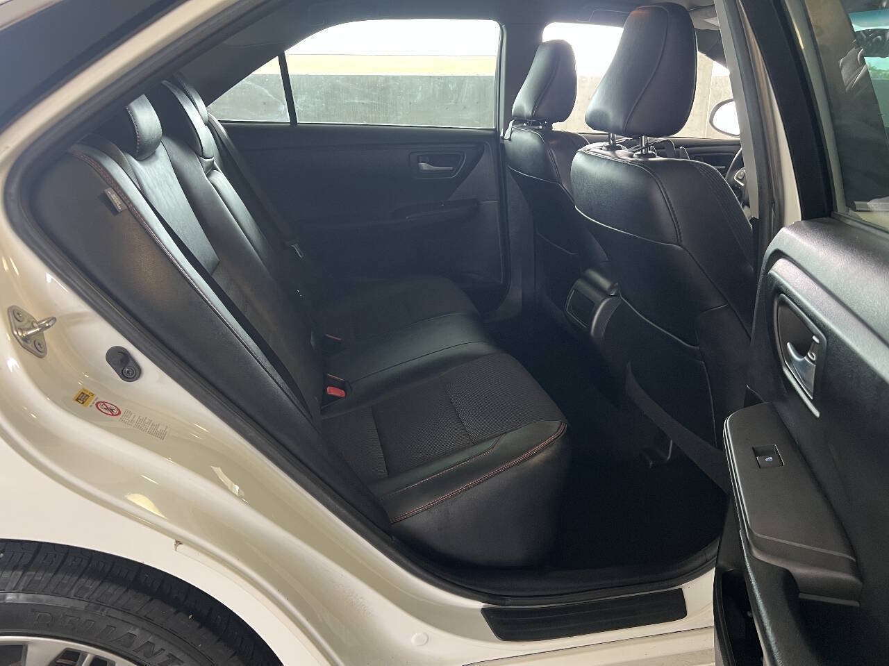 Used 2017 Toyota Camry SE FWD image 21