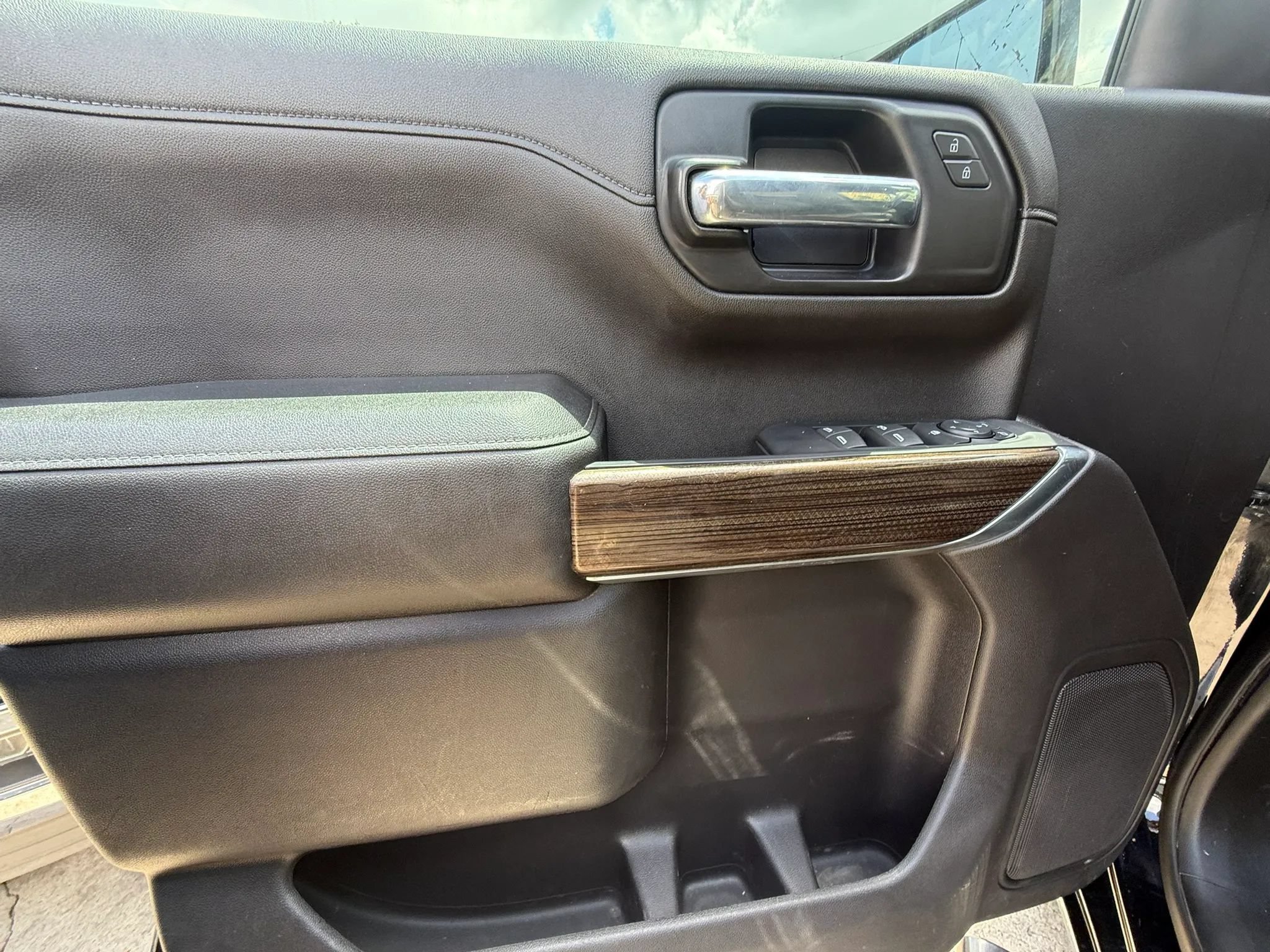 Used 2021 Chevrolet Silverado 1500 LT RWD image 22