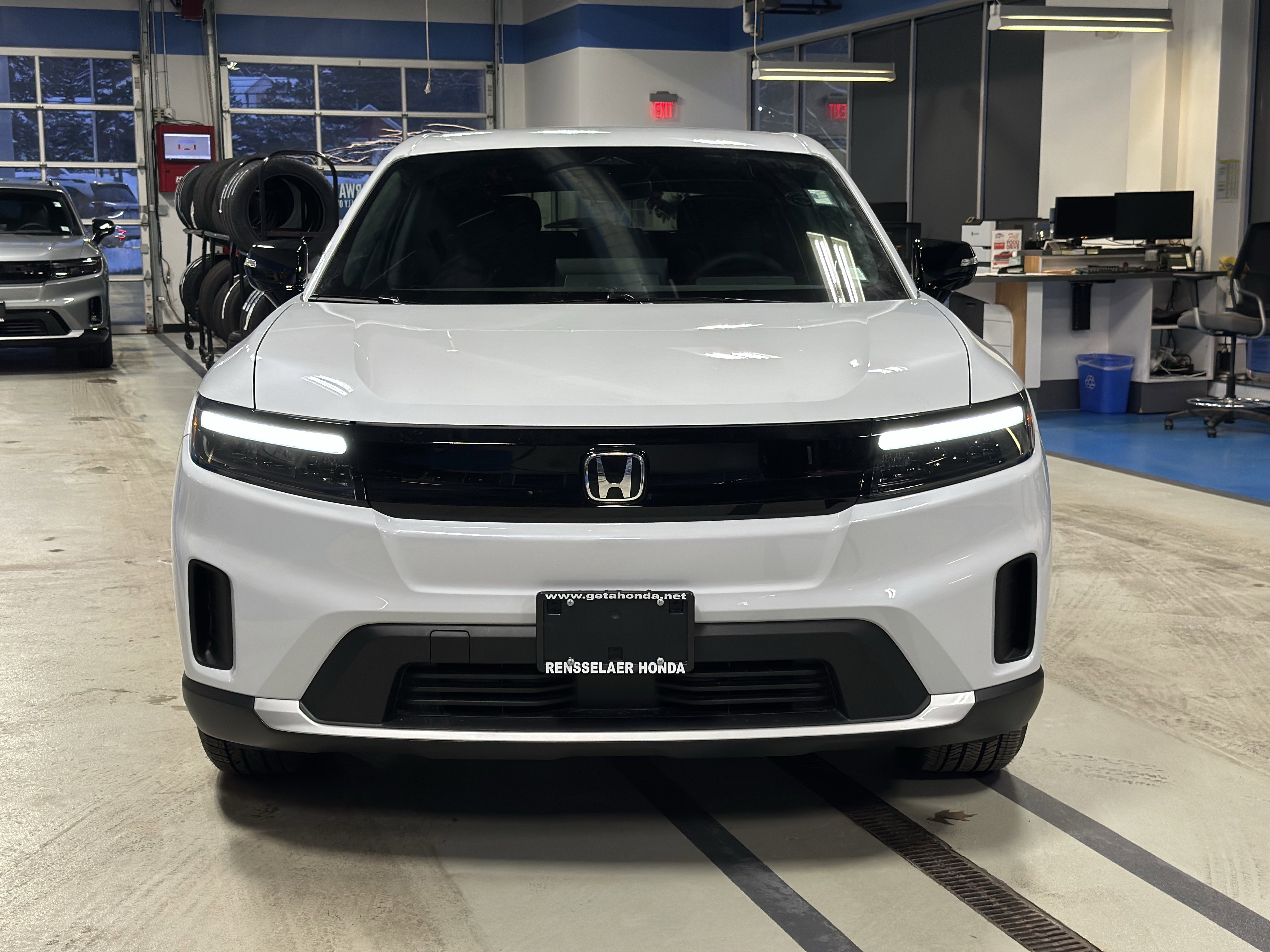 New 2026 Honda Prologue EX image 2