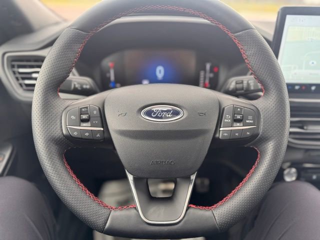 Used 2024 Ford Escape ST-Line w/ Tech Pack #1 AWD/4WD image 9