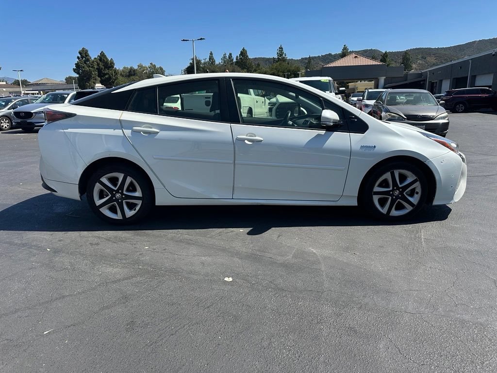 Used 2016 Toyota Prius Three Touring FWD image 5