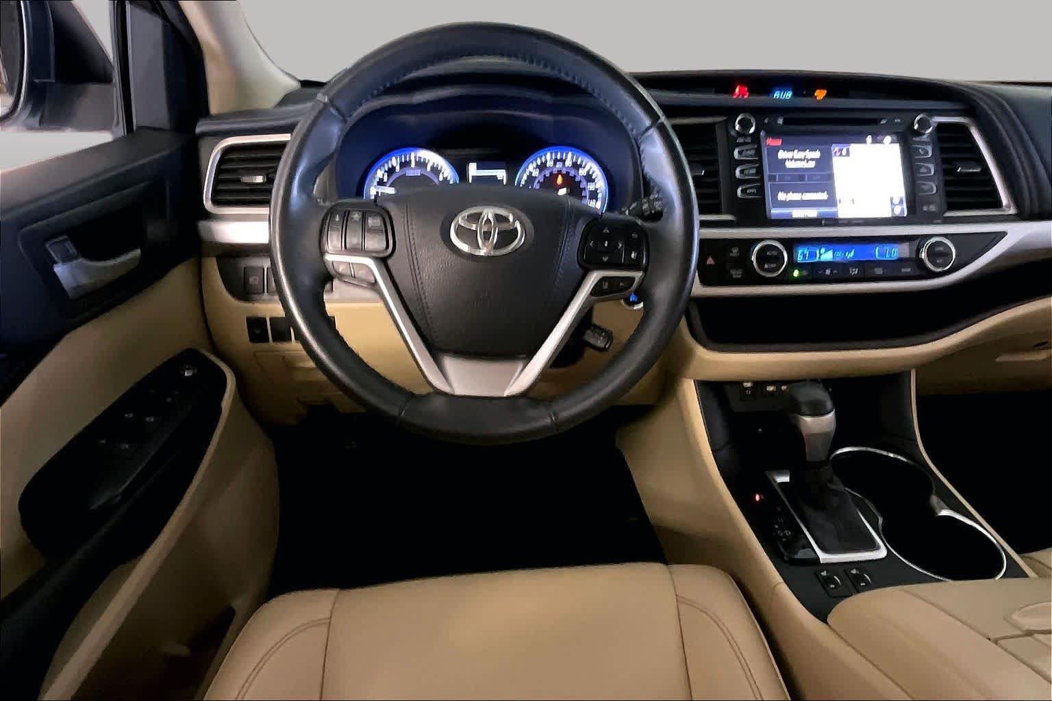Used 2019 Toyota Highlander XLE FWD image 5