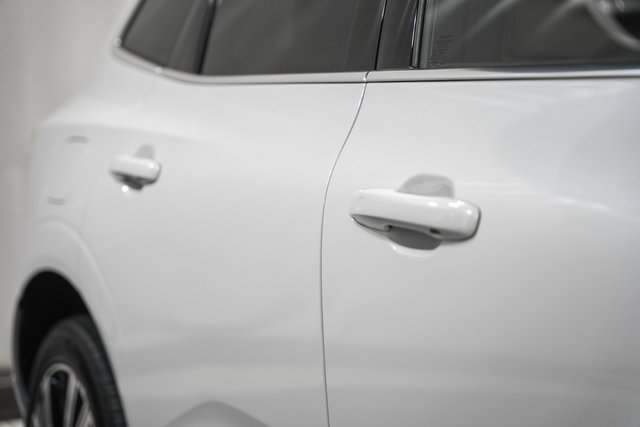 Used 2022 Volvo XC60 B5 Inscription w/ Climate Package image 15