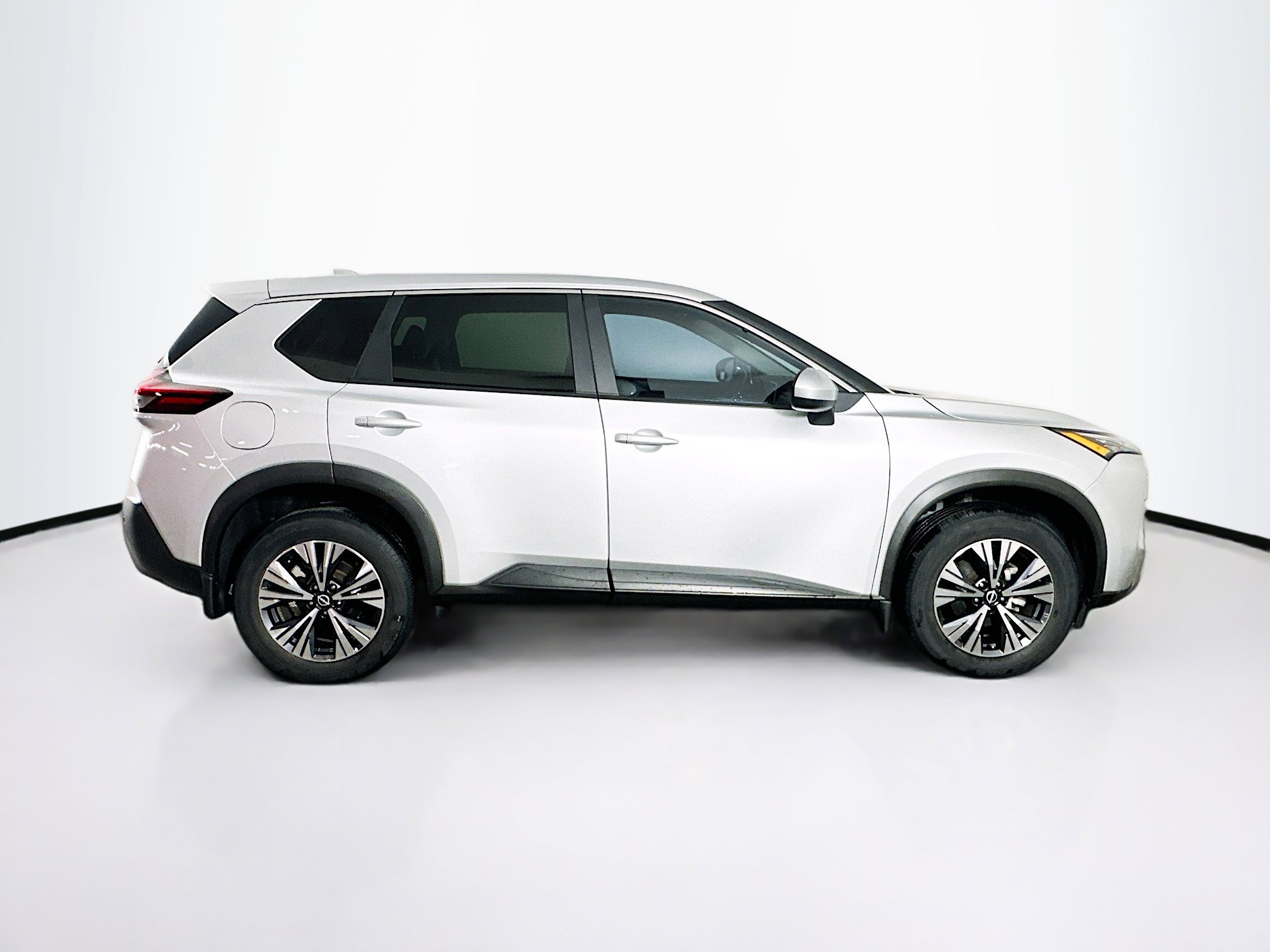 Used 2023 Nissan Rogue SV image 10