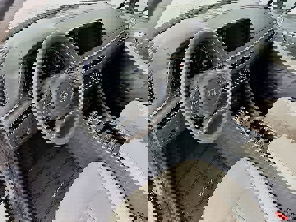 Used 2023 Hyundai Sonata SEL image 2