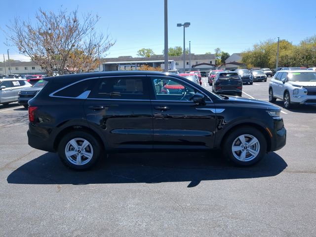 Used 2023 Kia Sorento LX image 5