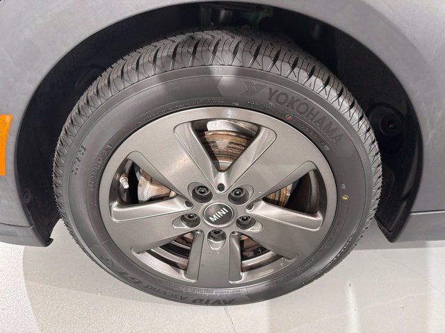 Used 2022 MINI Cooper 2-Door Hardtop FWD image 4