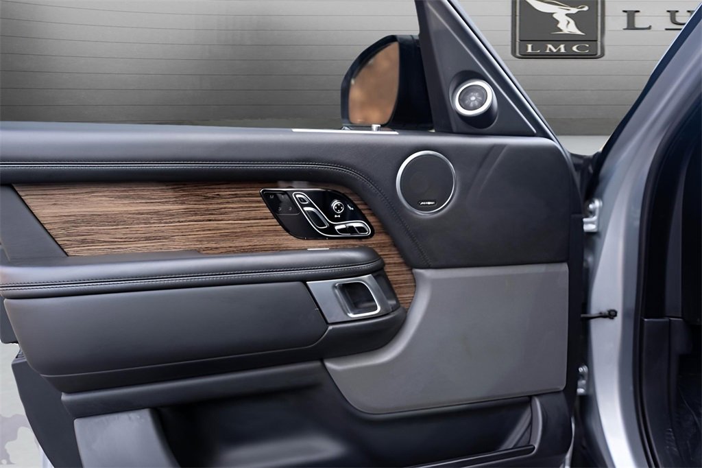 Used 2020 Land Rover Range Rover HSE image 35