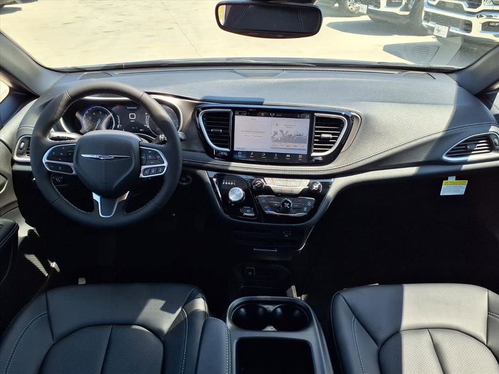 New 2026 Chrysler Pacifica Select image 7