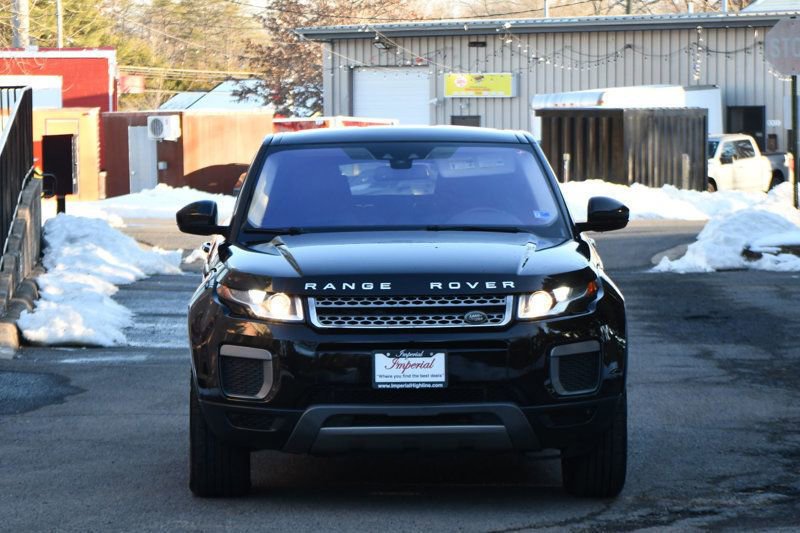 Used 2017 Land Rover Range Rover Evoque SE image 2