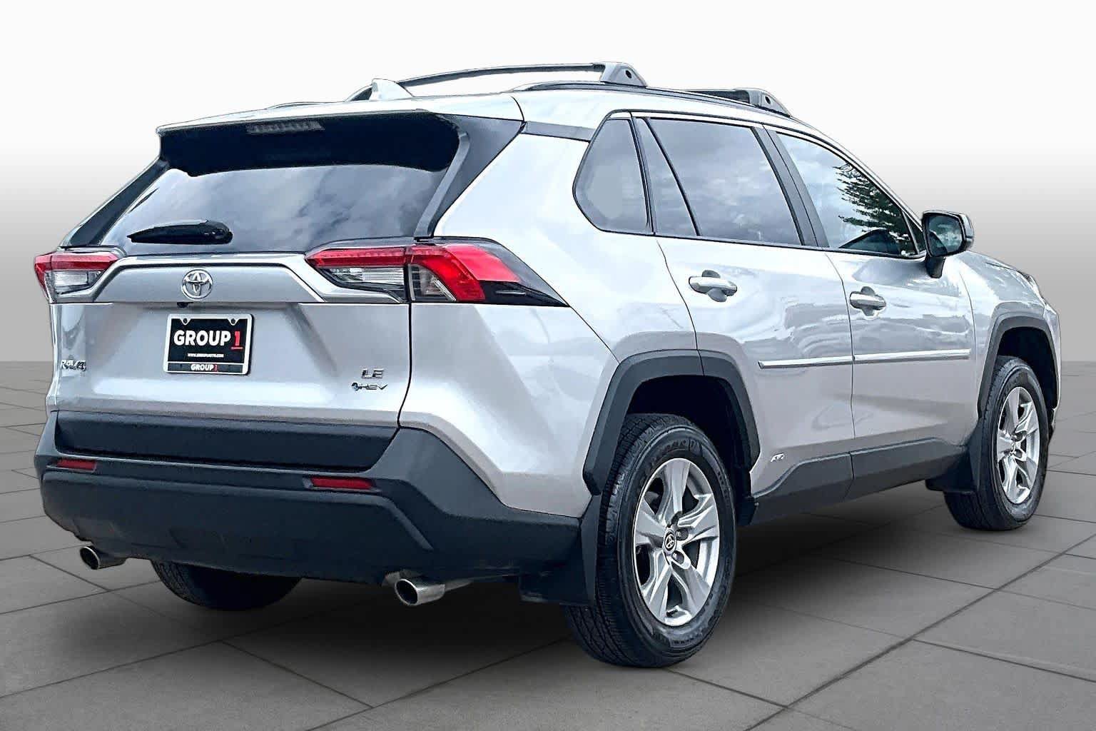 Used 2025 Toyota RAV4 LE AWD/4WD image 13