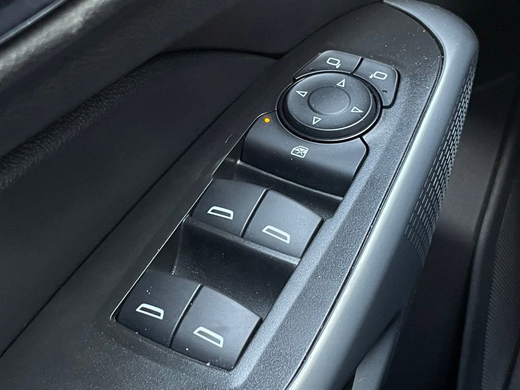 Used 2025 Chevrolet Trax LS image 12