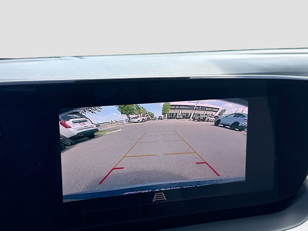 Used 2025 Buick Encore GX Preferred image 16