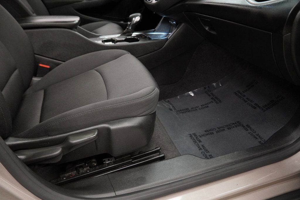 Used 2024 Chevrolet Malibu LT image 48