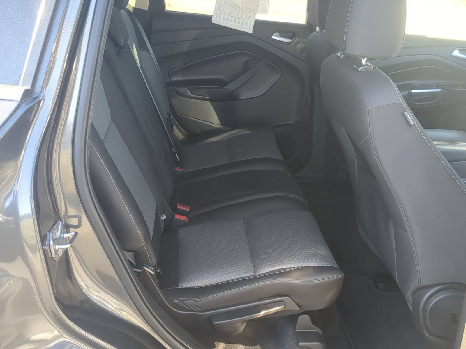Used 2017 Ford Escape SE w/ Equipment Group 201A AWD/4WD image 33