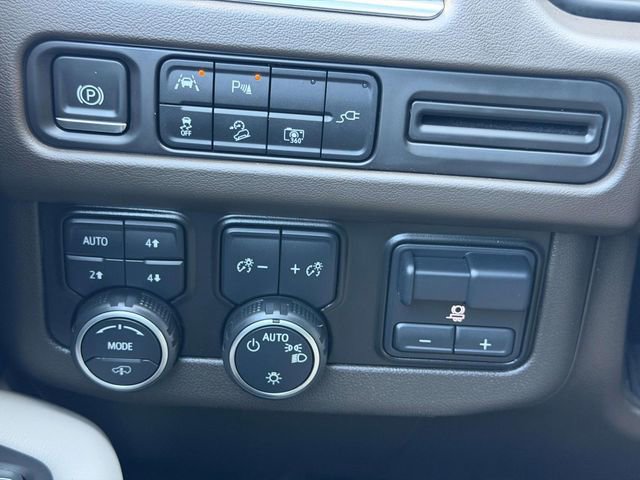 Used 2022 Chevrolet Tahoe Z71 w/ Z71 Off-Road Package AWD/4WD image 22