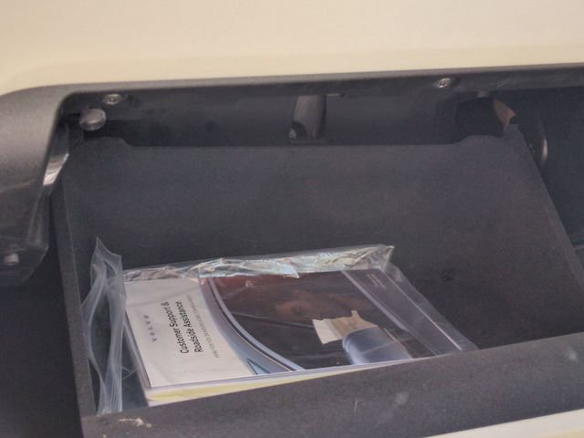 Used 2022 Volvo XC60 T8 Inscription w/ Advanced Package image 24