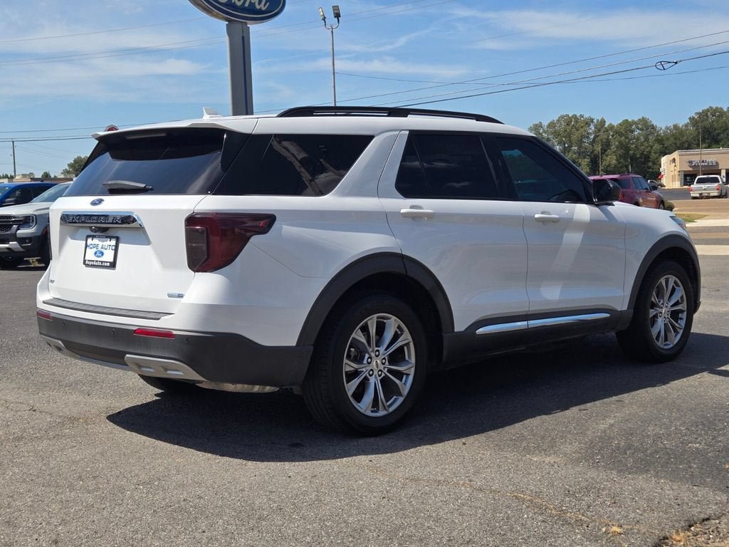Used 2020 Ford Explorer XLT w/ Equipment Group 202A AWD/4WD image 5