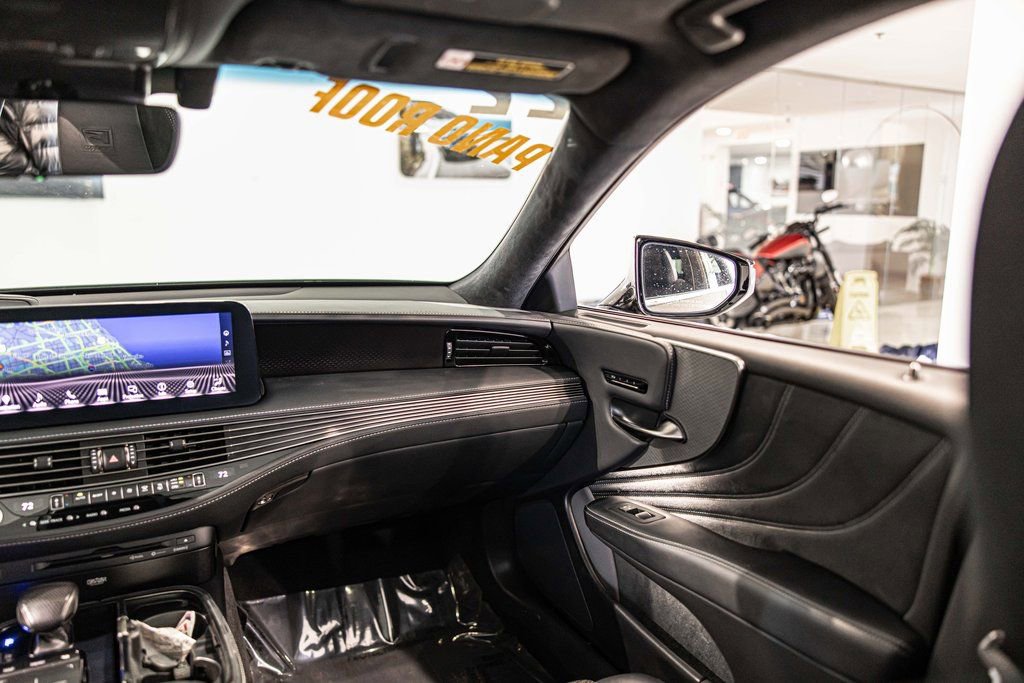 Used 2022 Lexus LS 500 F Sport w/ Accessory Package (Z1) image 40