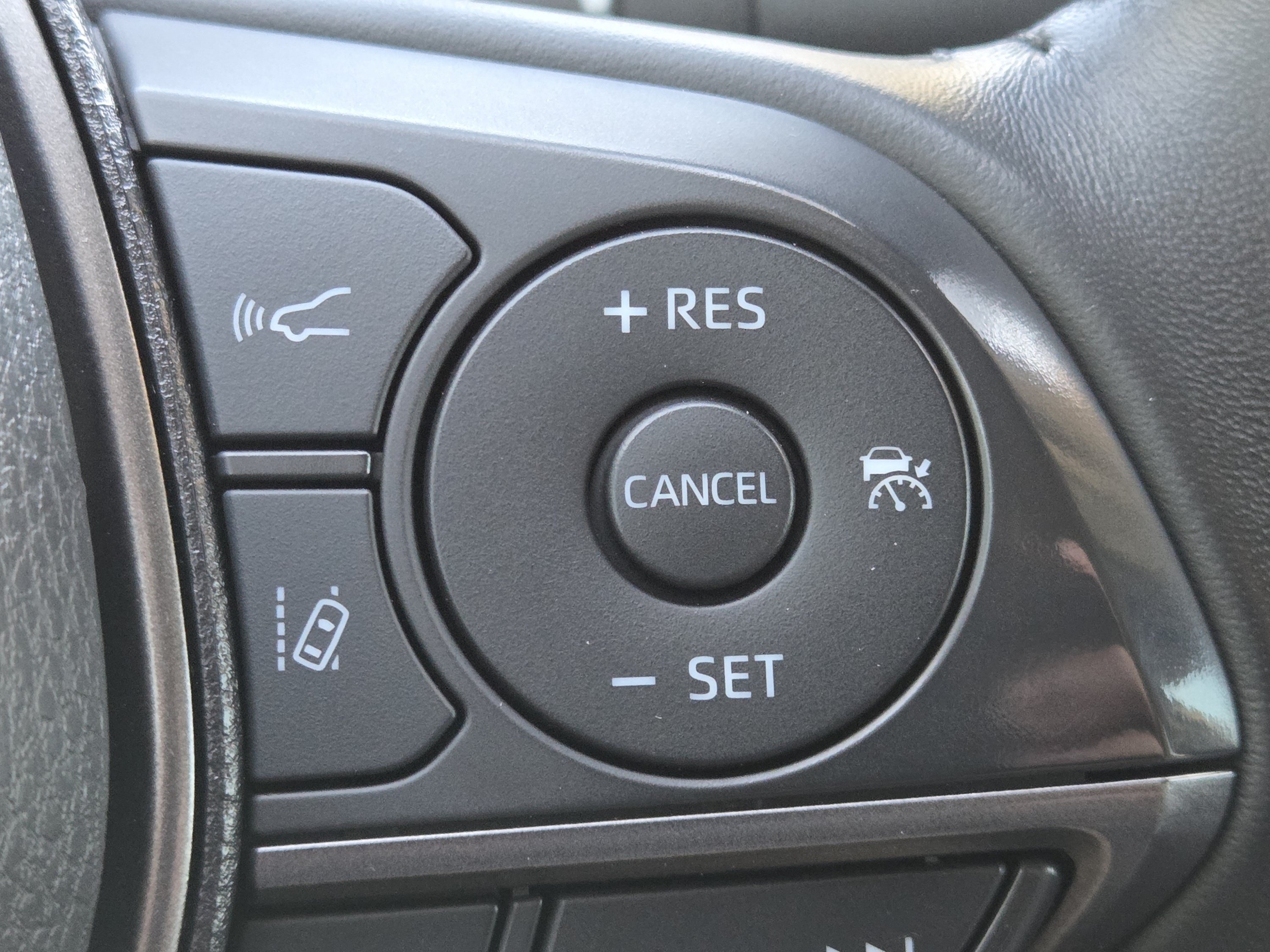 Used 2023 Toyota Camry SE AWD/4WD image 11