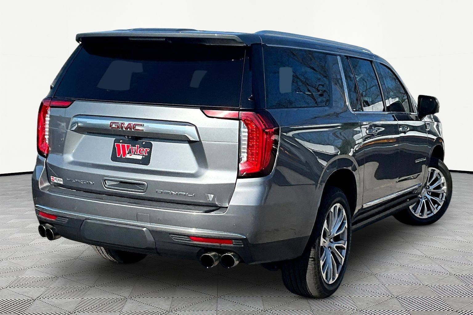 Used 2021 GMC Yukon XL Denali w/ Denali Premium Package AWD/4WD image 6