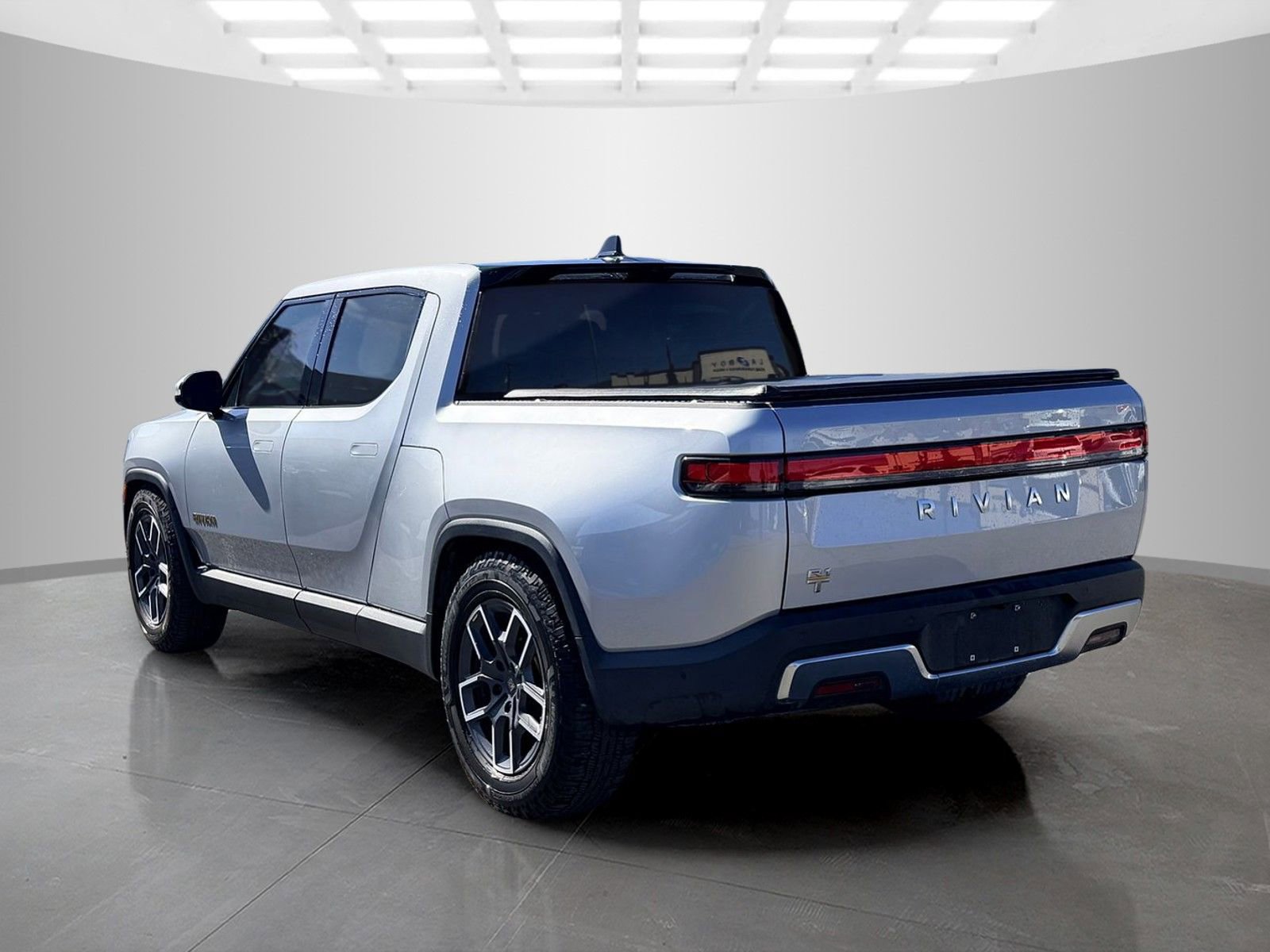 Used 2023 Rivian R1T Adventure AWD/4WD image 7