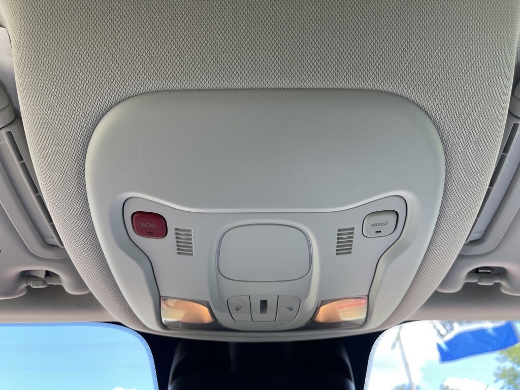 Used 2023 Jeep Renegade Latitude image 27
