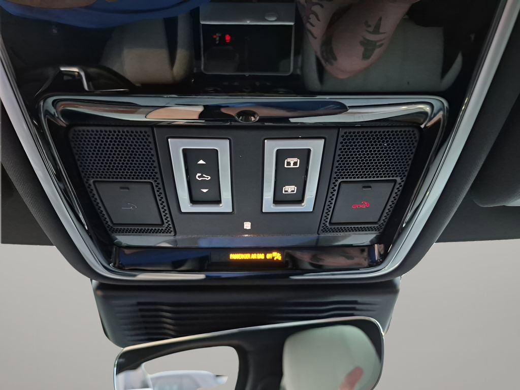 Used 2021 Land Rover Range Rover Velar R-Dynamic S image 42