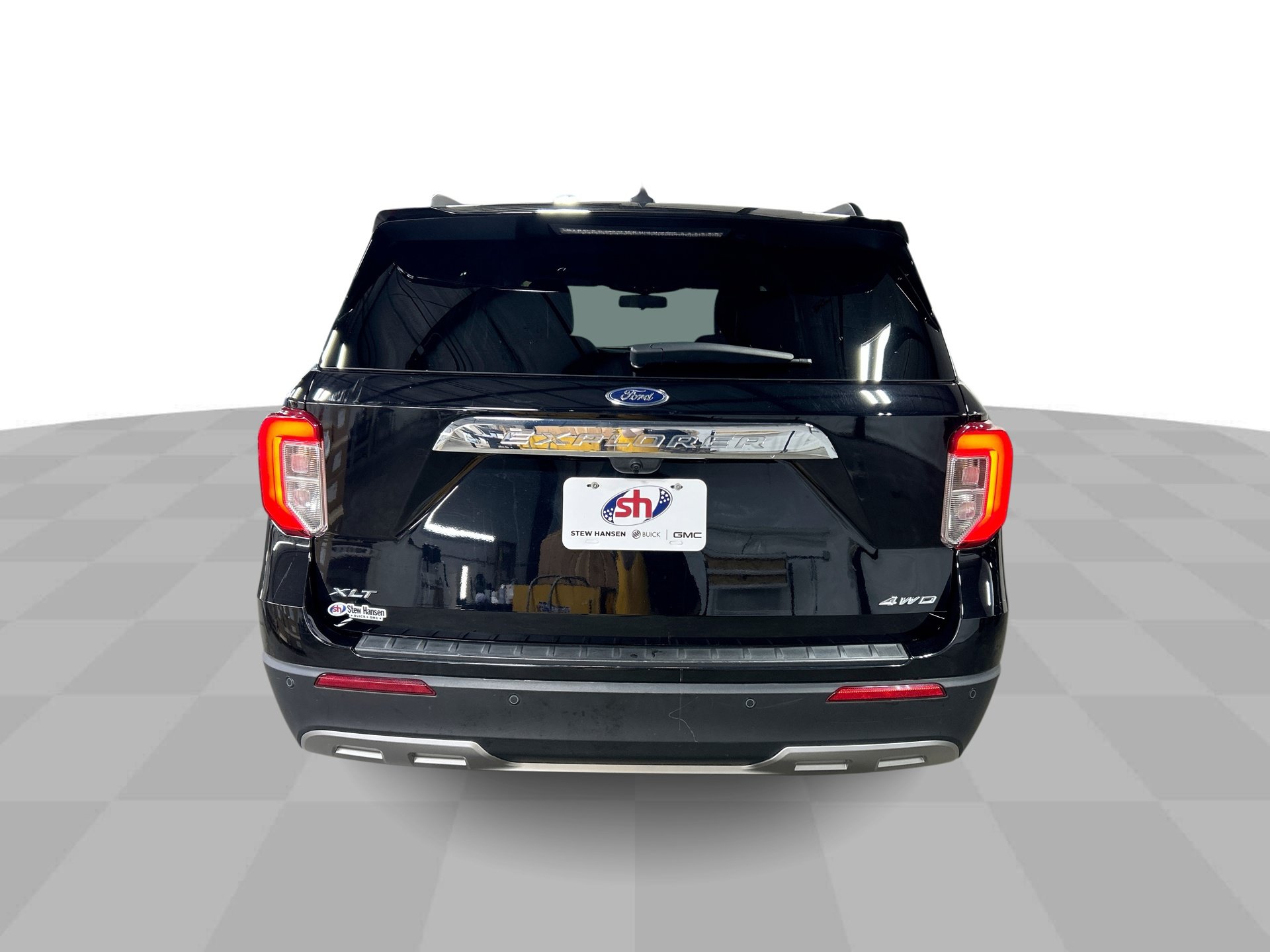 Used 2021 Ford Explorer XLT w/ Equipment Group 202A AWD/4WD image 8