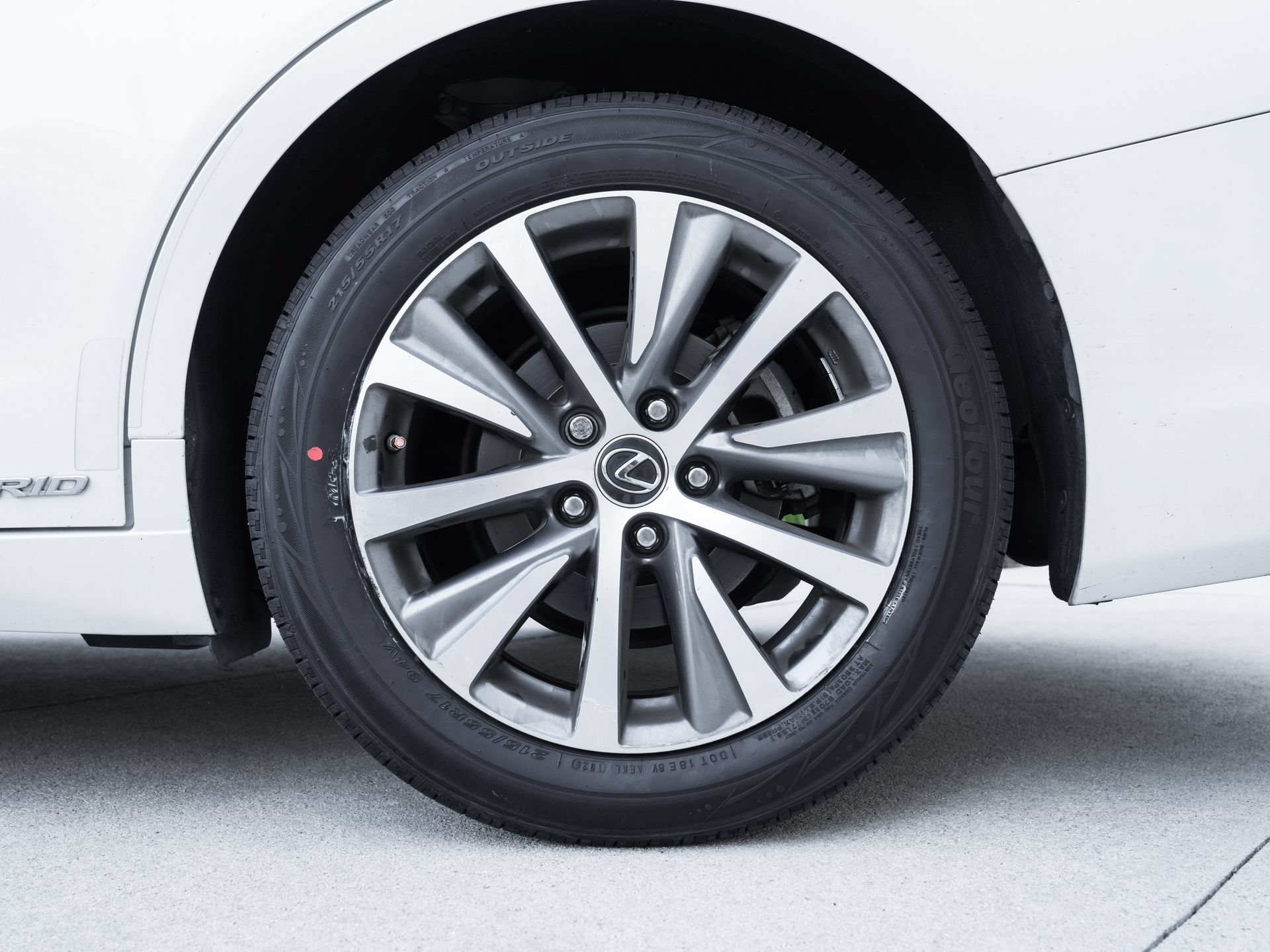 Used 2020 Lexus ES 300h w/ Premium Package FWD image 14