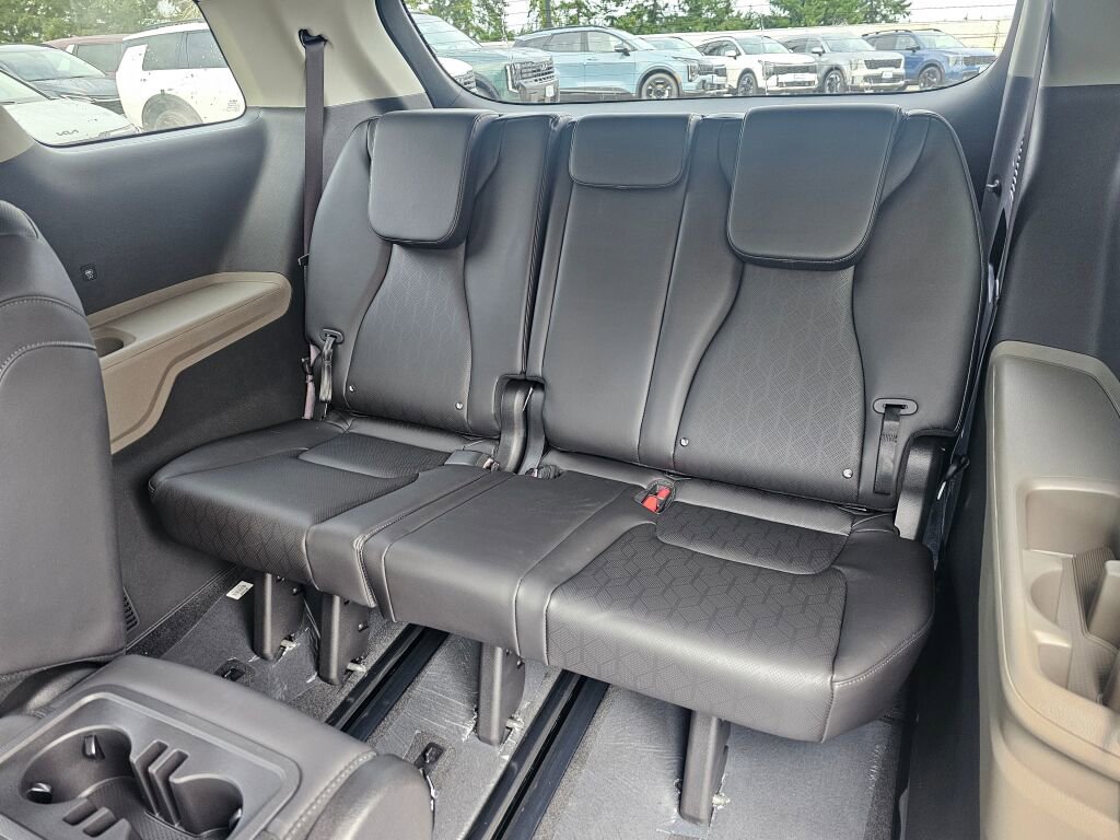 New 2026 Kia Carnival image 24
