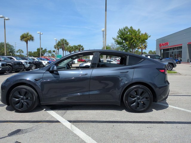 Used 2025 Tesla Model Y Long Range RWD image 9