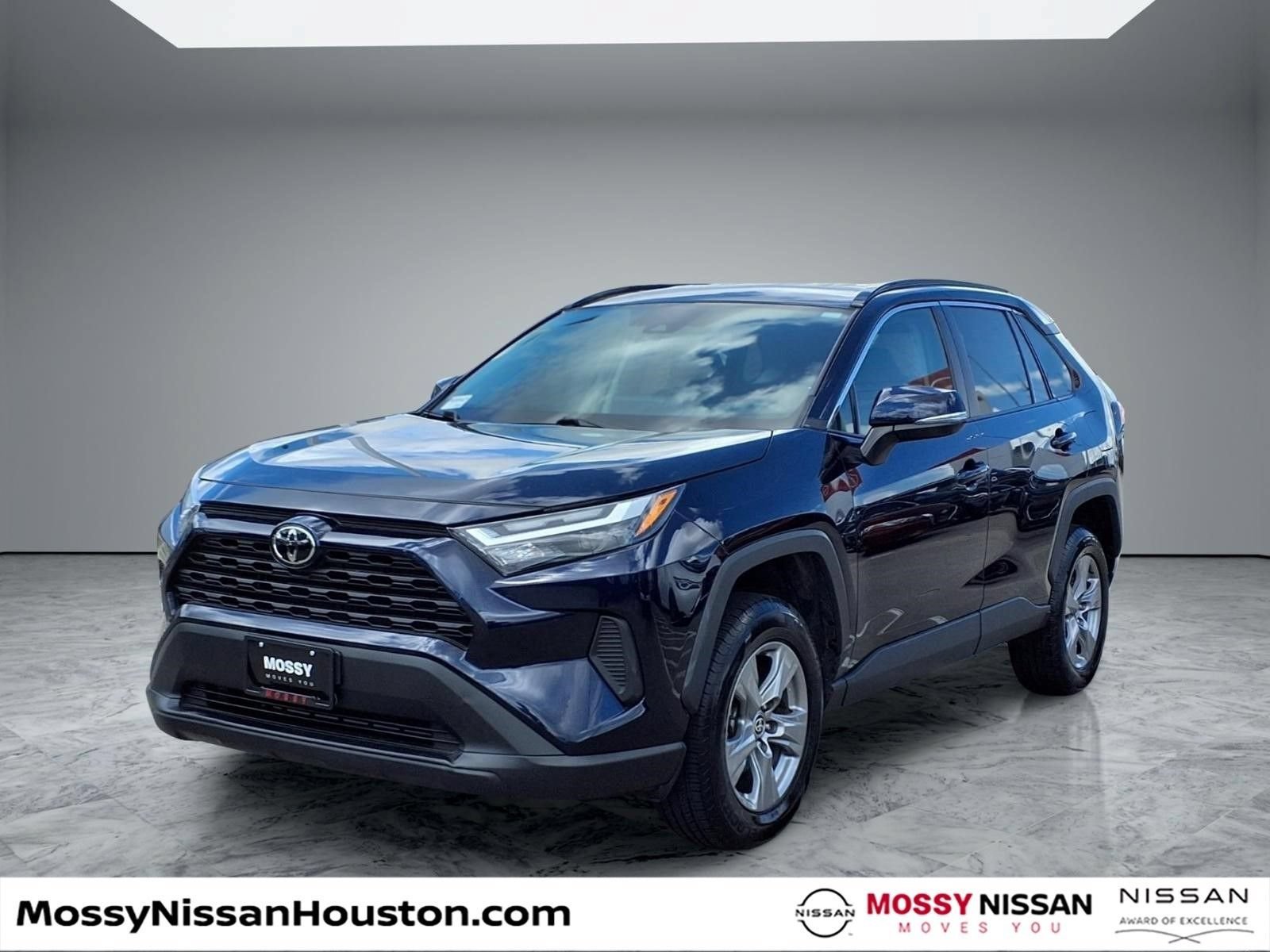 Used 2023 Toyota RAV4 XLE w/ XLE Grade Weather Package AWD/4WD image 4