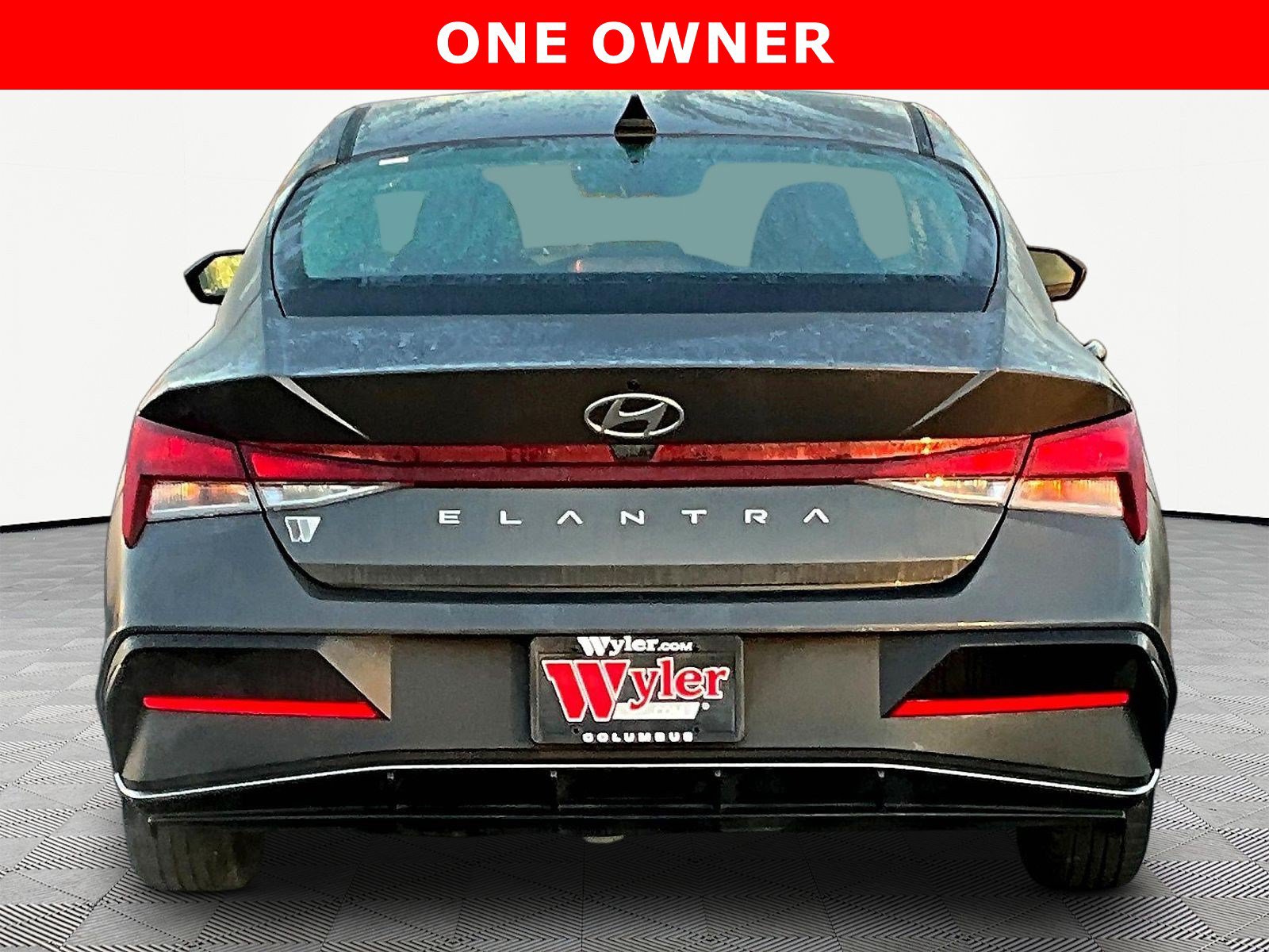 Used 2024 Hyundai Elantra SE FWD image 5