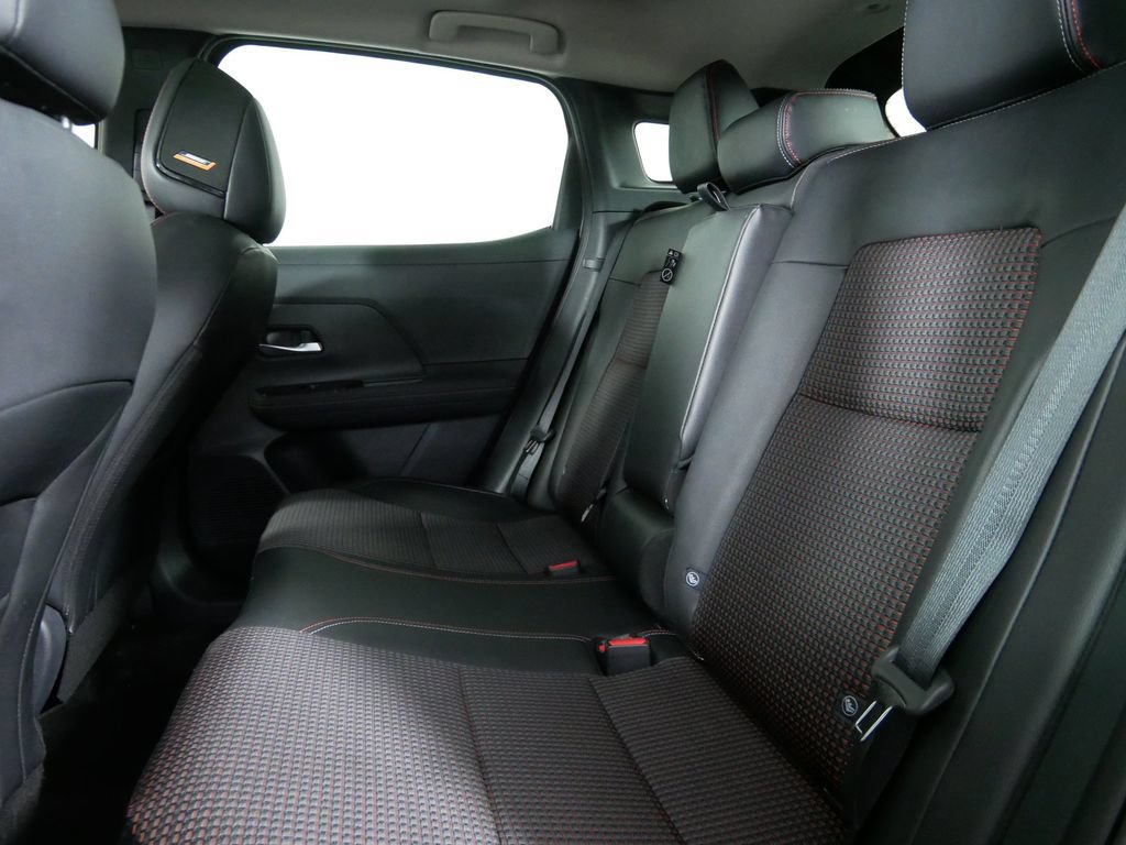Used 2025 Nissan Kicks SR w/ SR Premium Package AWD/4WD image 16