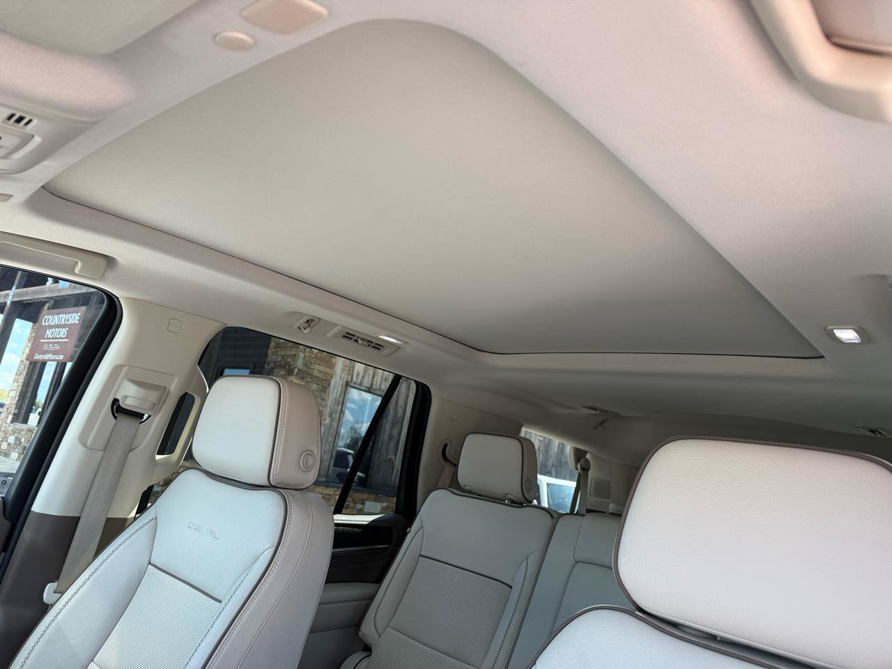 Used 2023 GMC Yukon Denali RWD image 49