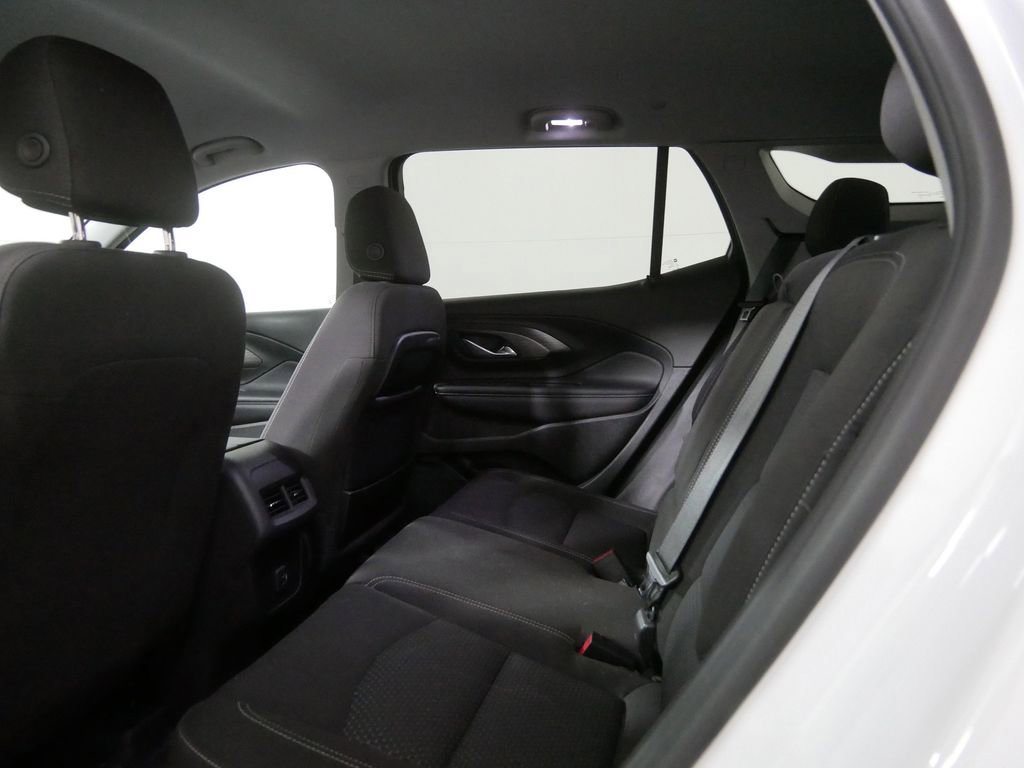 Used 2023 GMC Terrain SLE w/ Driver Convenience Package image 16