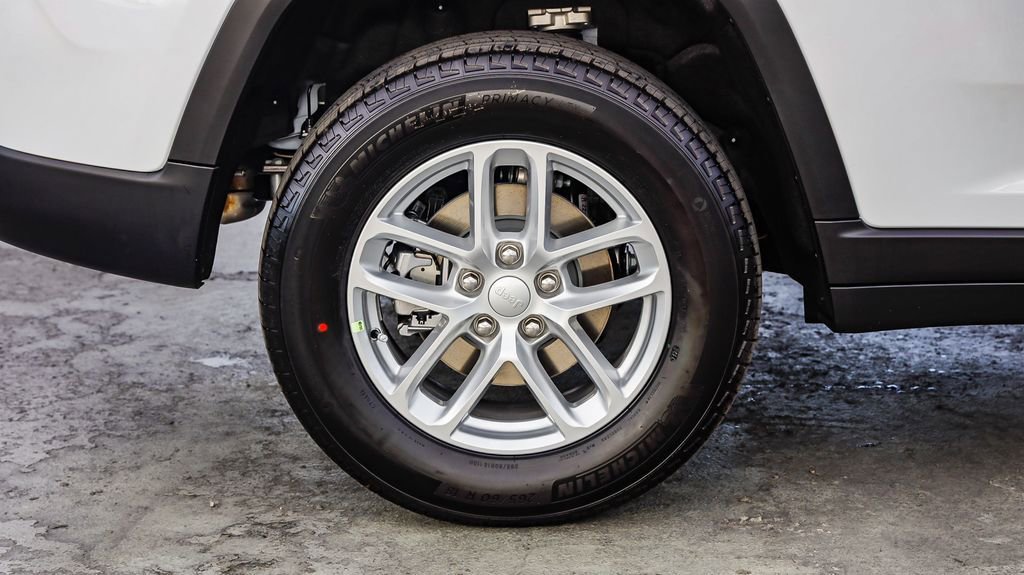 New 2025 Jeep Grand Cherokee Laredo X w/ Luxury Tech Group I image 12