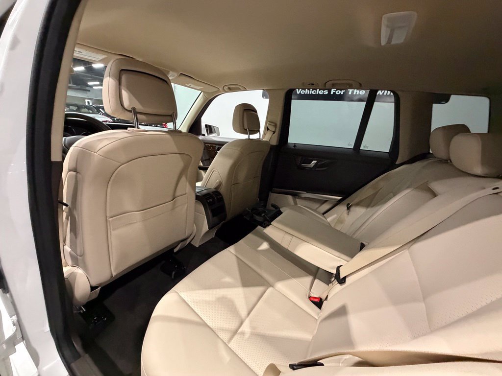 Used 2013 Mercedes-Benz GLK 350 4MATIC image 24