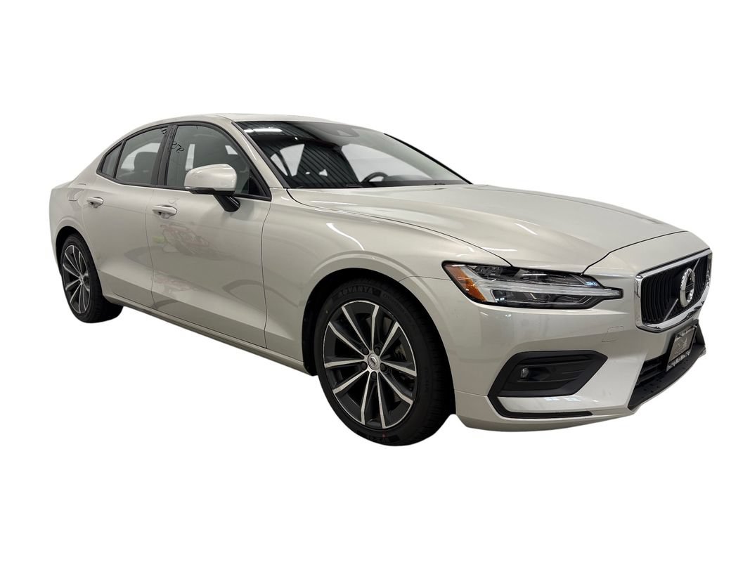 Used 2021 Volvo S60 T6 Momentum AWD/4WD image 3