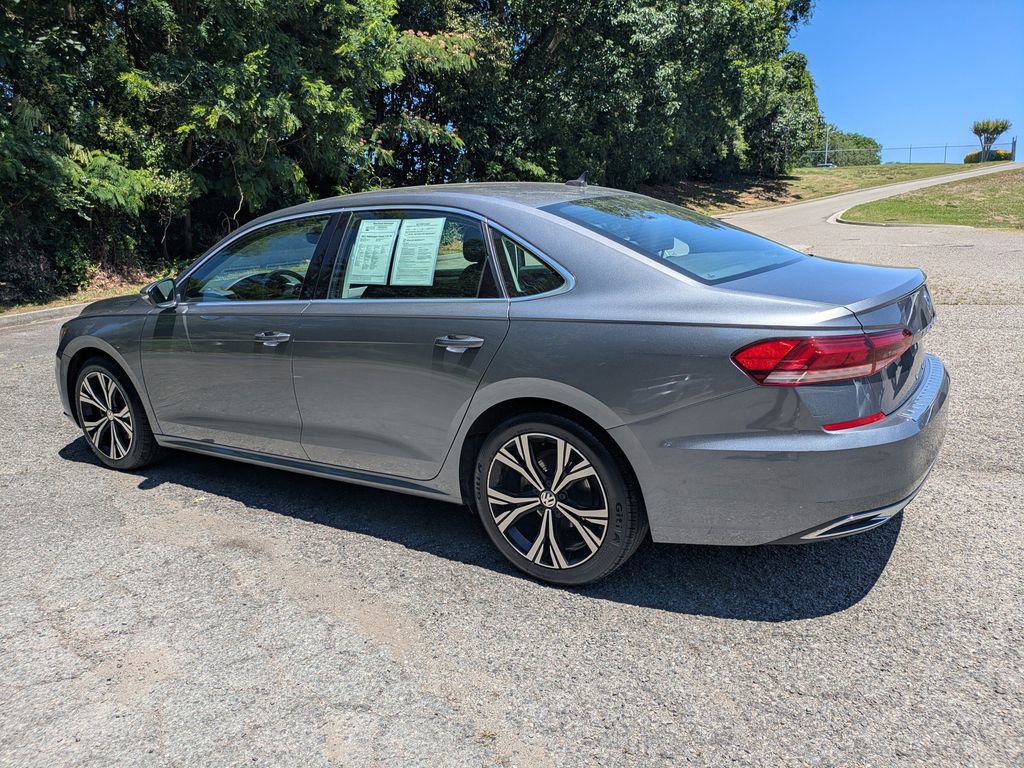Used 2021 Volkswagen Passat 2.0T SE FWD image 6