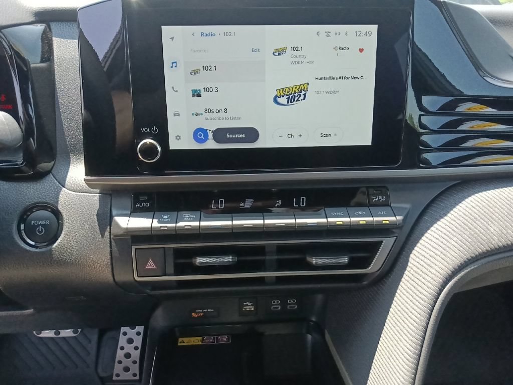 Used 2025 Toyota Camry SE w/ Convenience Package FWD image 21