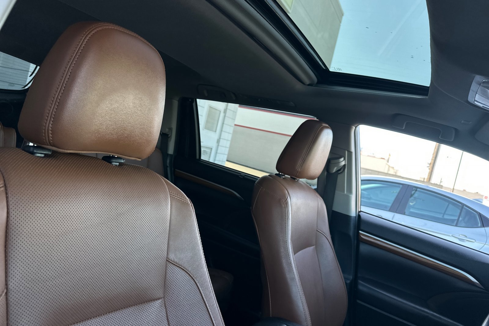 Certified 2019 Toyota Highlander Limited AWD/4WD image 17