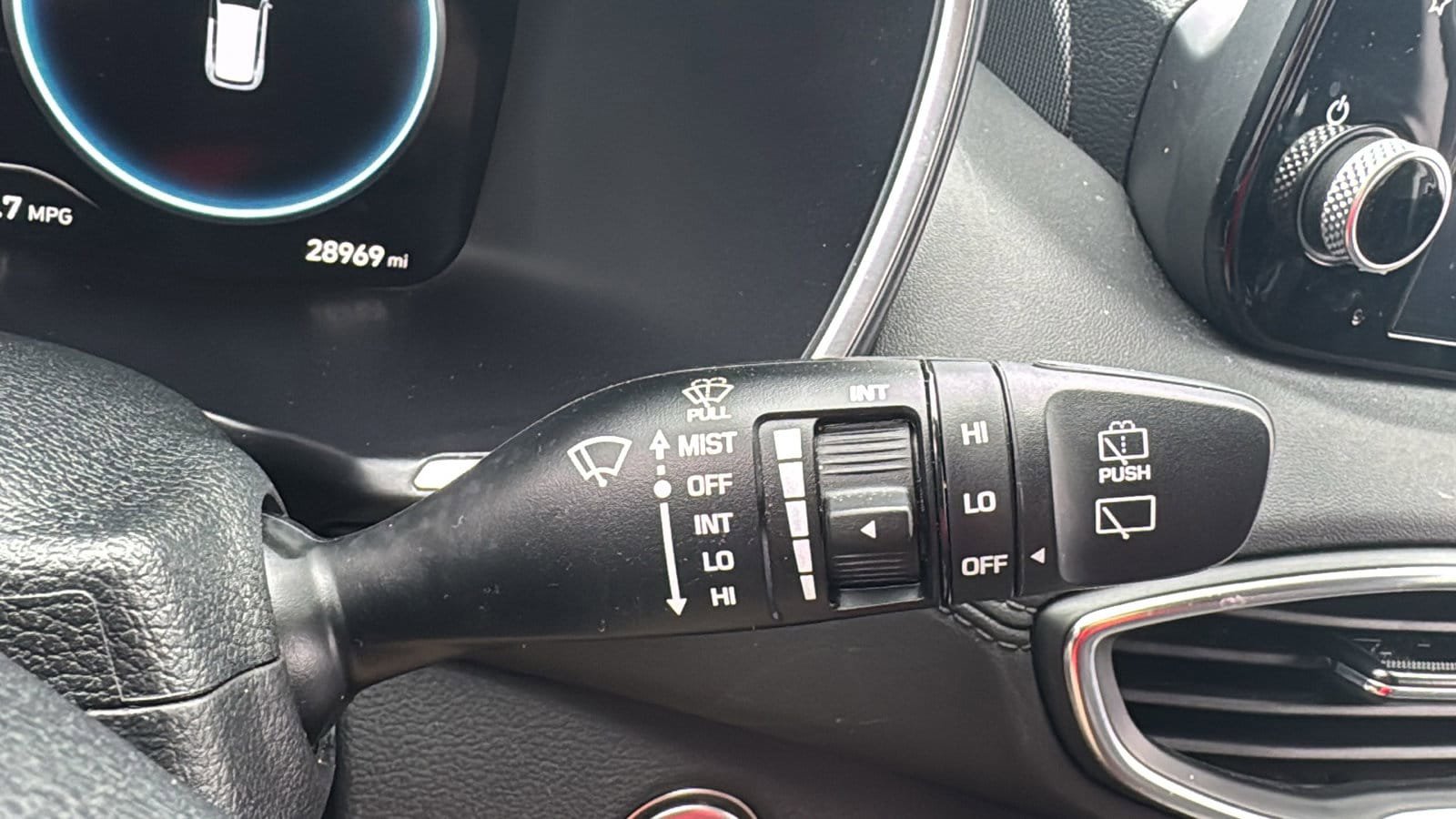 Used 2021 Hyundai Santa Fe SEL w/ Convenience Package AWD/4WD image 18