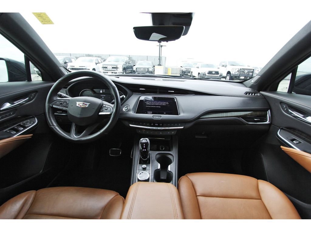 Used 2022 Cadillac XT4 Sport w/ Comfort Package FWD image 9