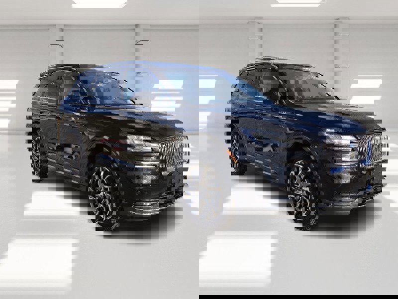 Used 2021 Lincoln Corsair AWD w/ Equipment Group 101A image 7