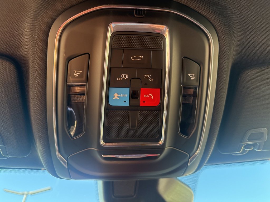 Certified 2024 Jeep Grand Cherokee Laredo w/ Luxury Tech Group I image 24