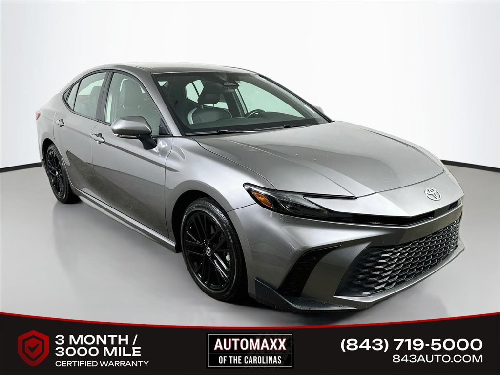 Used 2026 Toyota Camry SE FWD image 1